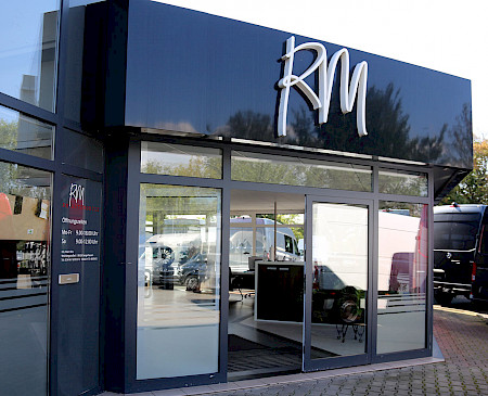 RM Automobile